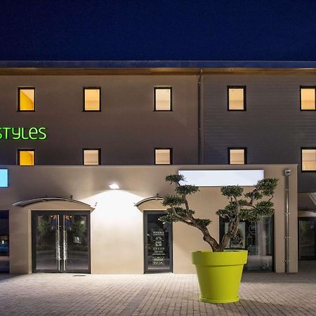Ibis Styles Villeneuve Sur Lot Buitenkant foto