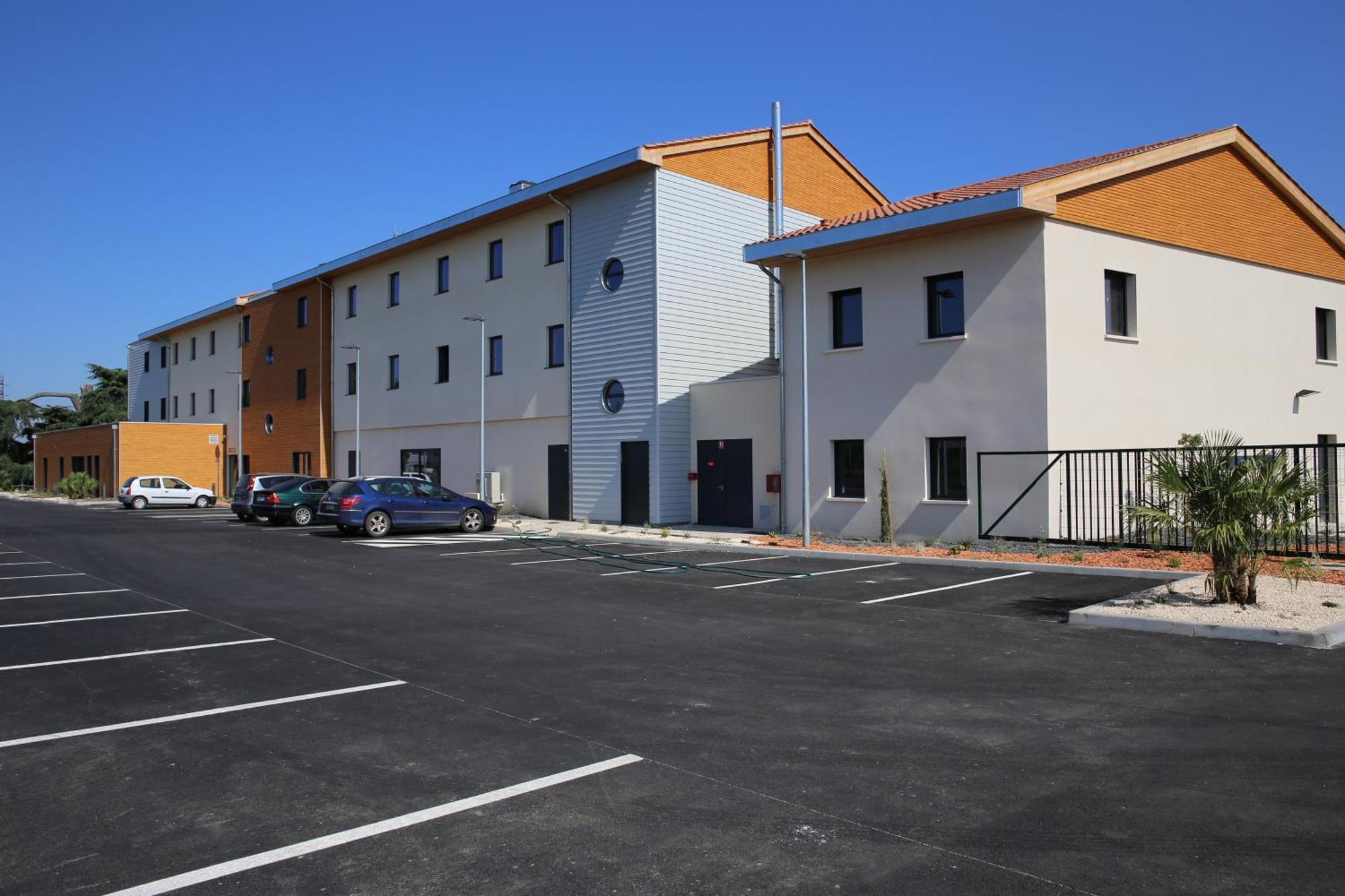 Ibis Styles Villeneuve Sur Lot Buitenkant foto