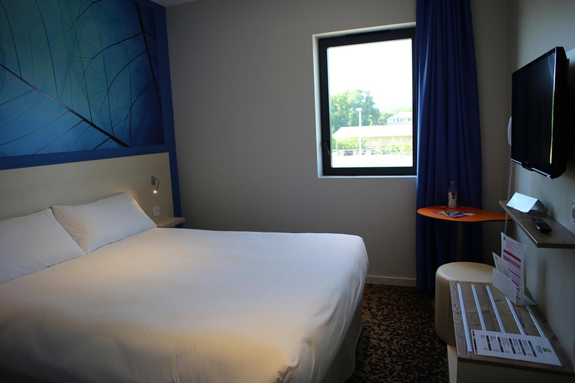 Ibis Styles Villeneuve Sur Lot Buitenkant foto