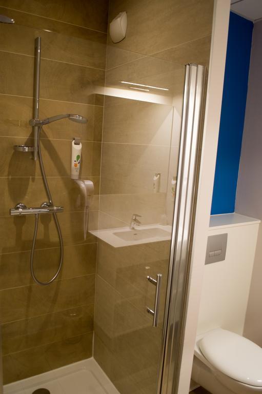 Ibis Styles Villeneuve Sur Lot Buitenkant foto